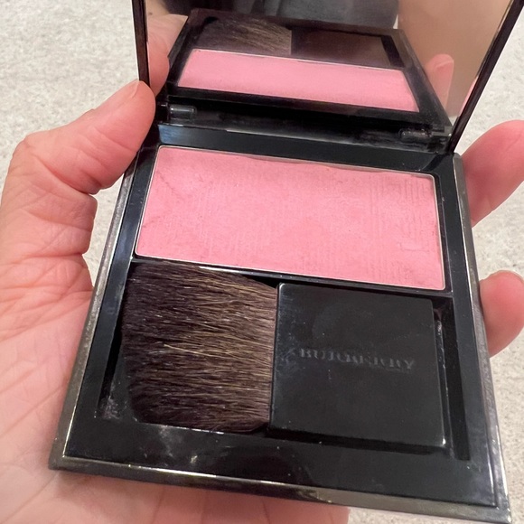BURBERRY Bundle - 2 Eyeshadow and One Blush, gently used - Picture 5 of 9